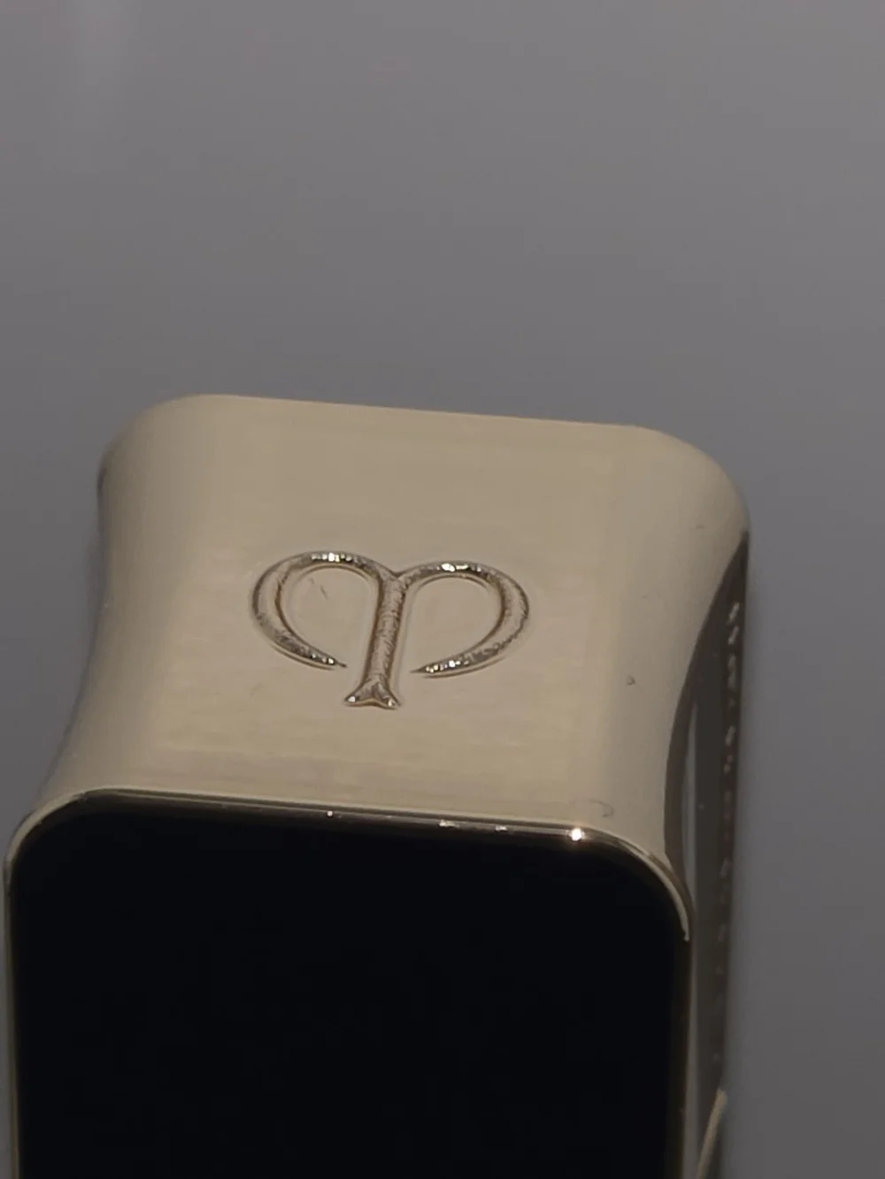 clé de peau BEAUTÉ- Cream Rouge Sparkles 302 Mokara